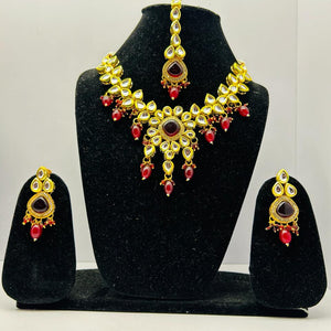 Kundan Gold Tone Stone Necklace with Earring & Mangtika