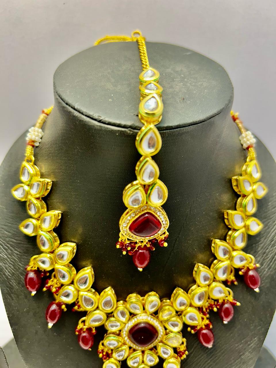 Kundan Gold Tone Stone Necklace with Earring & Mangtika