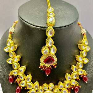 Kundan Gold Tone Stone Necklace with Earring & Mangtika