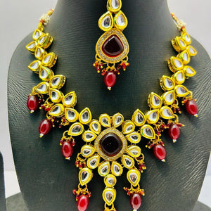 Kundan Gold Tone Stone Necklace with Earring & Mangtika