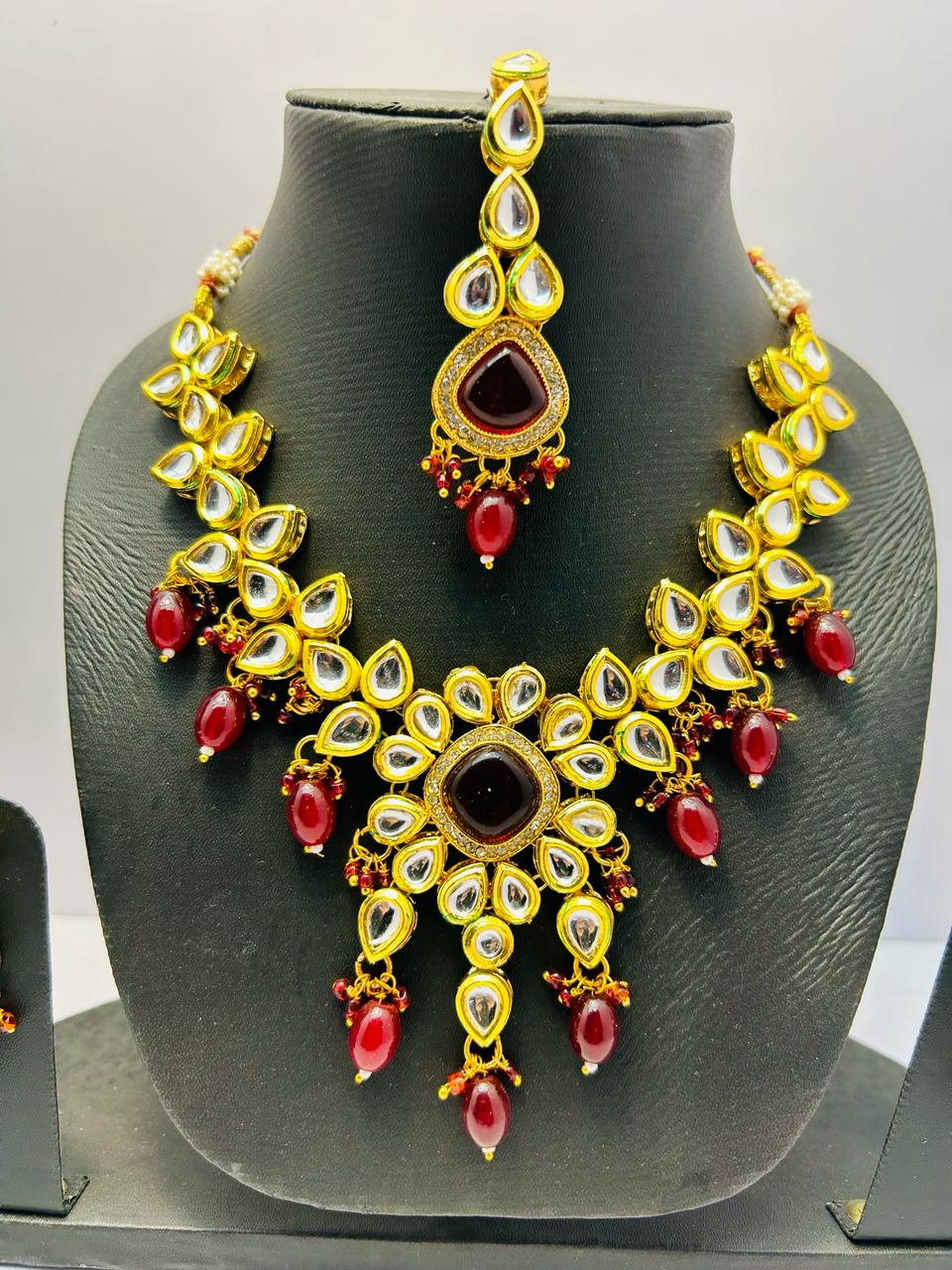 Kundan Gold Tone Stone Necklace with Earring & Mangtika