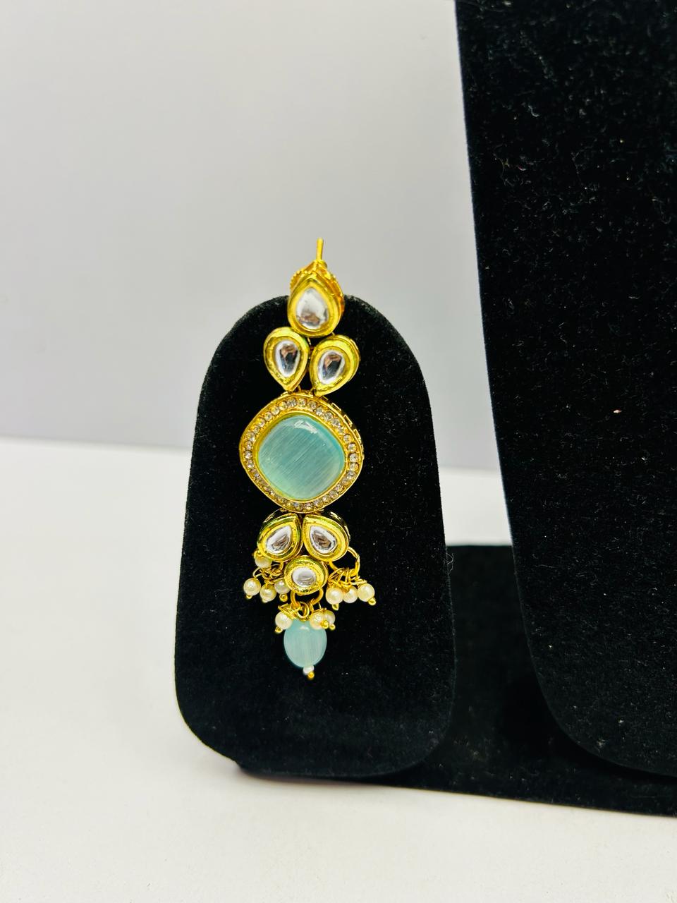 Kundan Gold Tone Stone Necklace with Earring & Mangtika