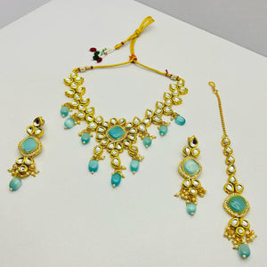 Kundan Gold Tone Stone Necklace with Earring & Mangtika