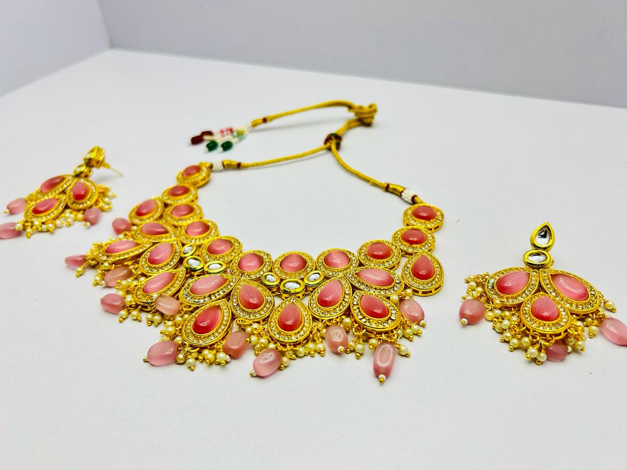 Drop Shaped Kundan & Pearls Necklace Set with Earring