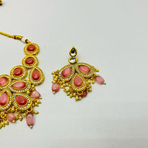 Drop Shaped Kundan & Pearls Necklace Set with Earring