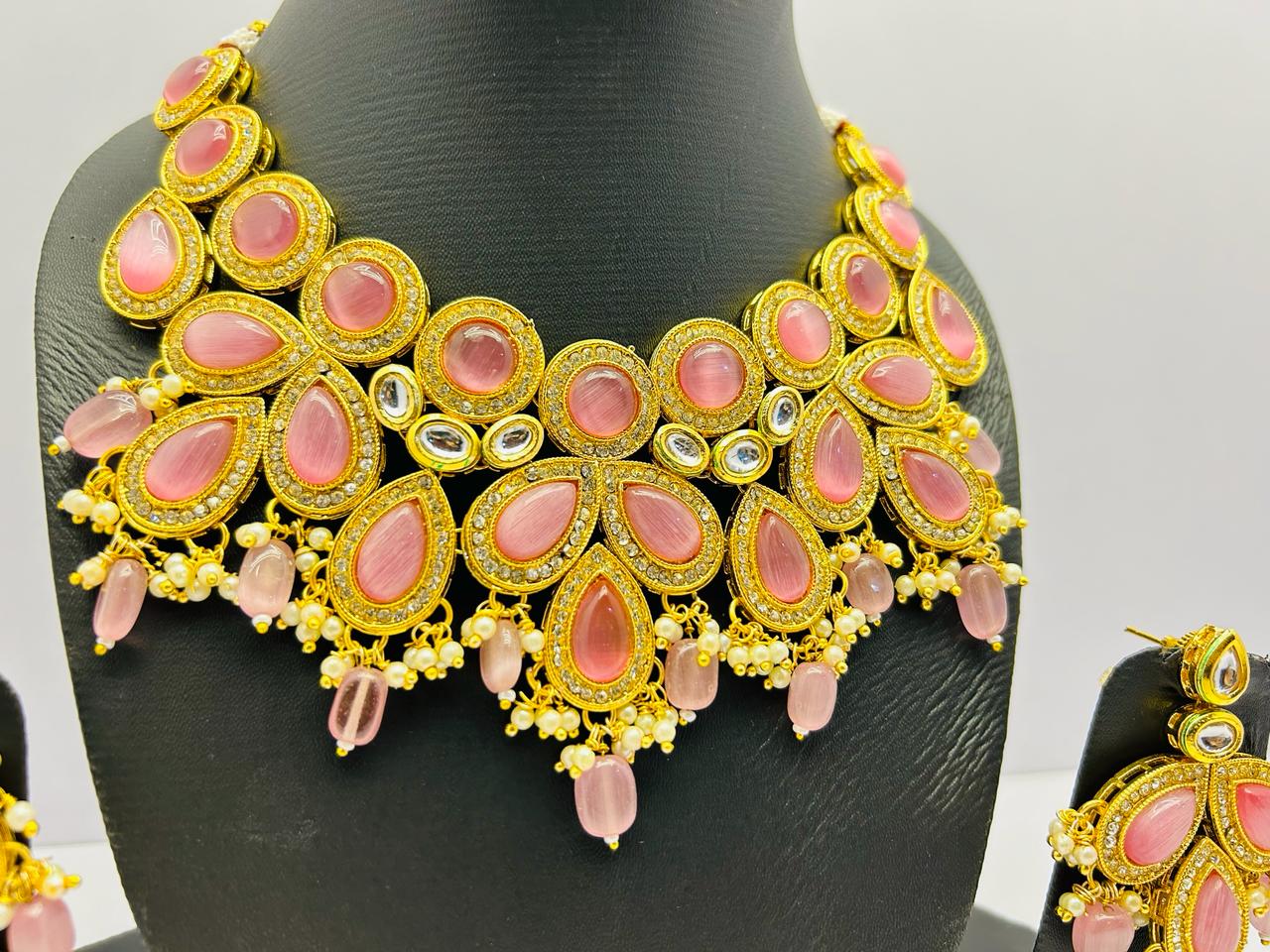 Drop Shaped Kundan & Pearls Necklace Set with Earring