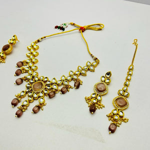 Kundan Gold Tone Stone Necklace with Earring & Mangtika