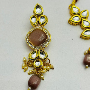 Kundan Gold Tone Stone Necklace with Earring & Mangtika