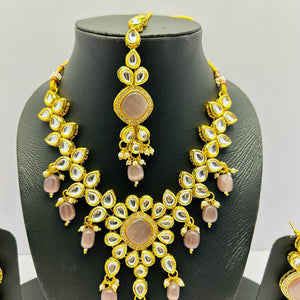 Kundan Gold Tone Stone Necklace with Earring & Mangtika